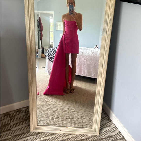 Sau Lee from Nieman Marcus - Picture 2 of 7